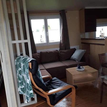 Stacaravan 4Pers In Bredene Met Eigen Tuintje 2449 Exteriér fotografie