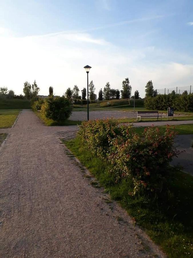 Stacaravan 4Pers In Bredene Met Eigen Tuintje 2449 Exteriér fotografie