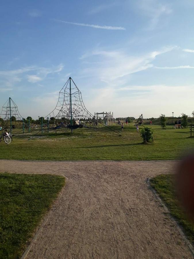 Stacaravan 4Pers In Bredene Met Eigen Tuintje 2449 Exteriér fotografie