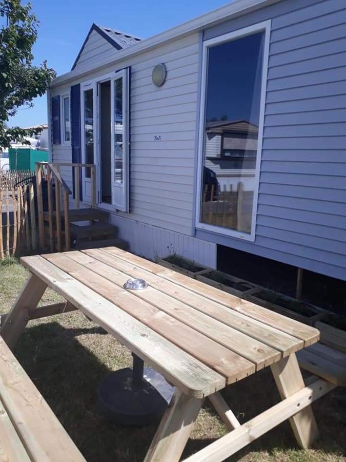 Stacaravan 4Pers In Bredene Met Eigen Tuintje 2449 Exteriér fotografie